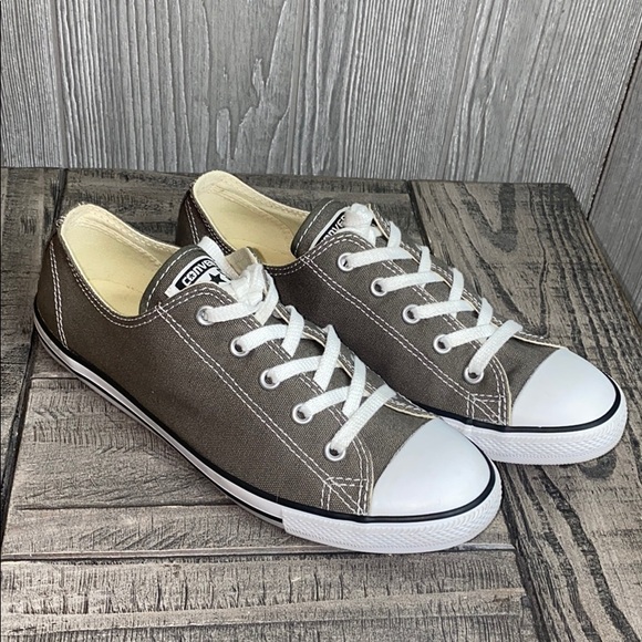 chuck taylor dainty charcoal